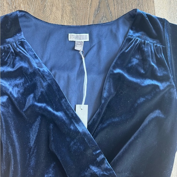 Chelsea28 Navy Blue “velvet” like material dress. New with tags! Women’s size M. - Picture 5 of 13